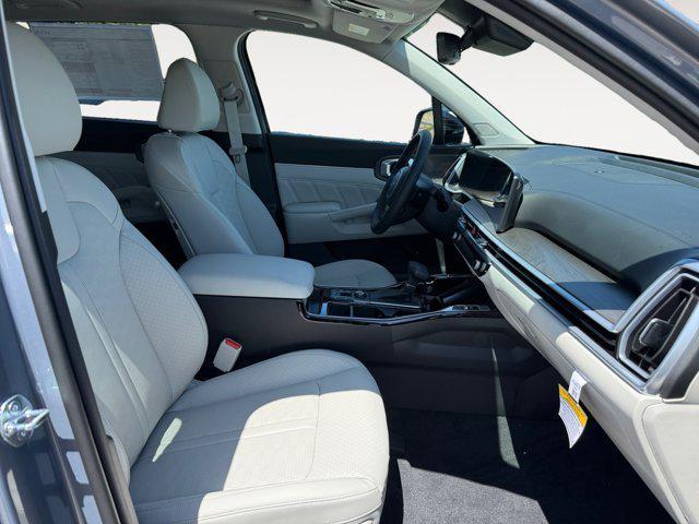 new 2025 Kia Sorento car, priced at $43,010