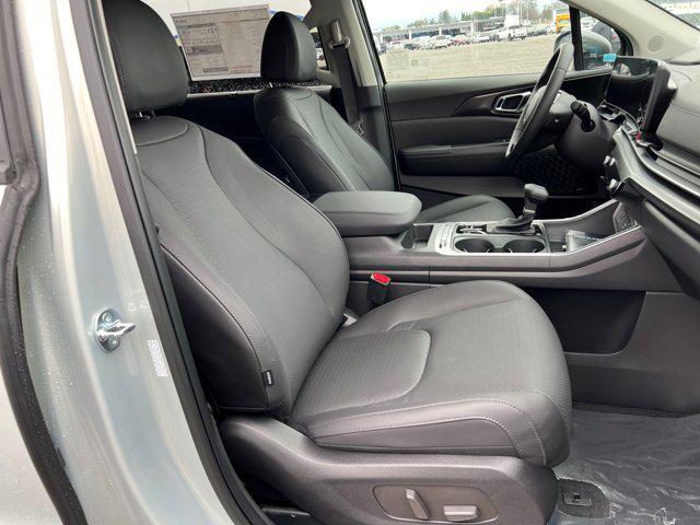 new 2025 Kia Carnival car, priced at $52,260