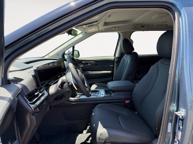 new 2026 Kia Carnival Hybrid car, priced at $55,285