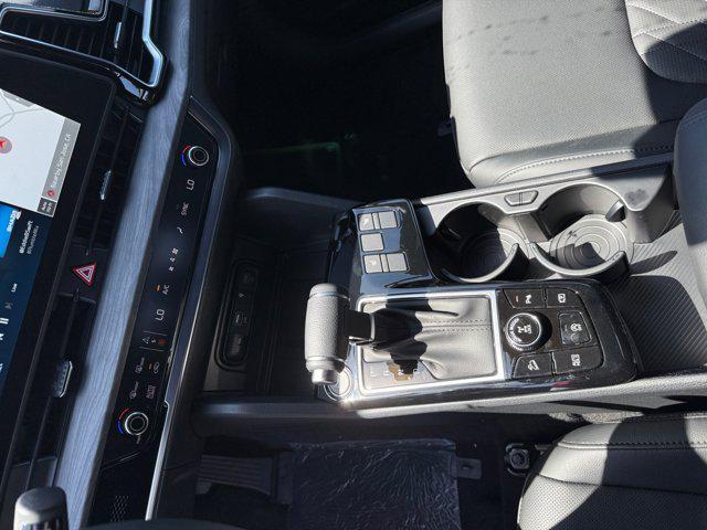 new 2025 Kia Sportage car, priced at $33,610
