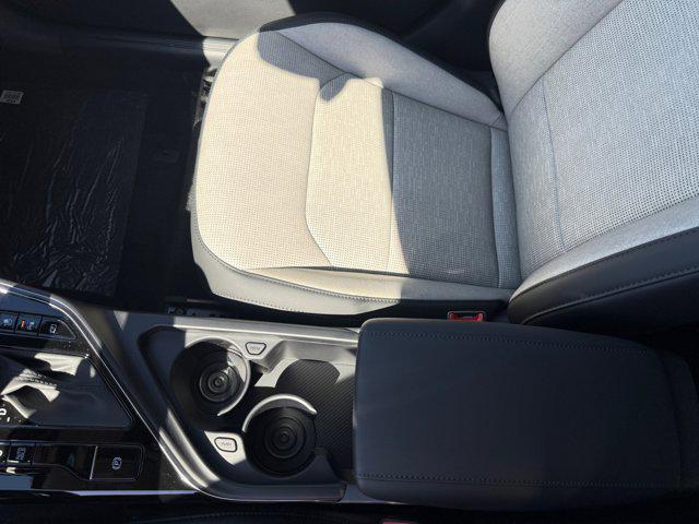 new 2025 Kia Niro car, priced at $33,388