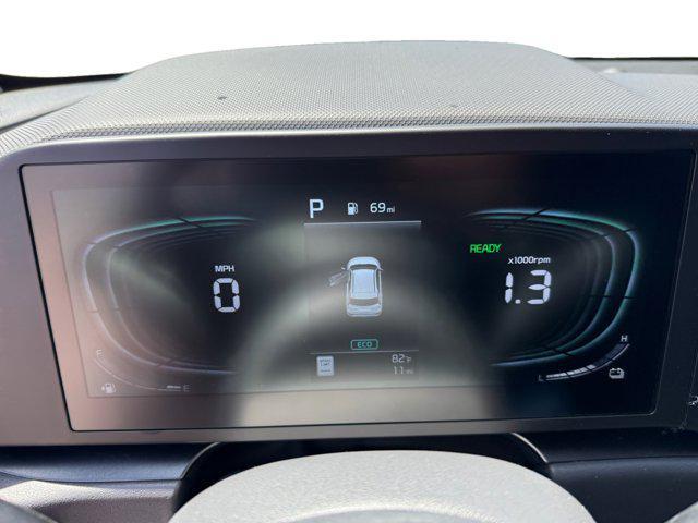 new 2025 Kia Niro car, priced at $27,602