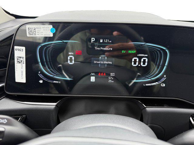 new 2025 Kia Niro car, priced at $29,718