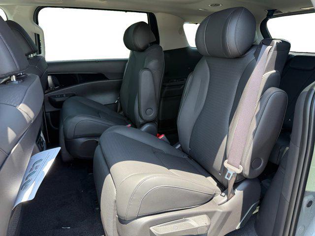 new 2026 Kia Carnival Hybrid car, priced at $55,285