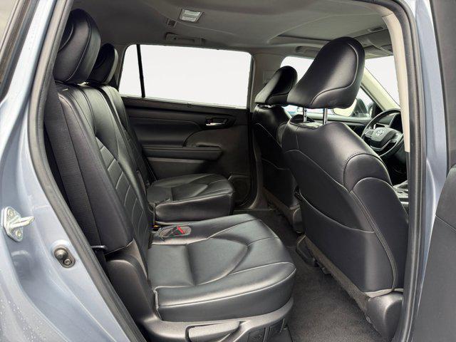 used 2022 Toyota Highlander car, priced at $31,836