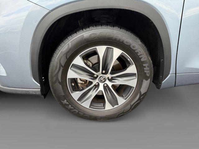 used 2022 Toyota Highlander car, priced at $31,836