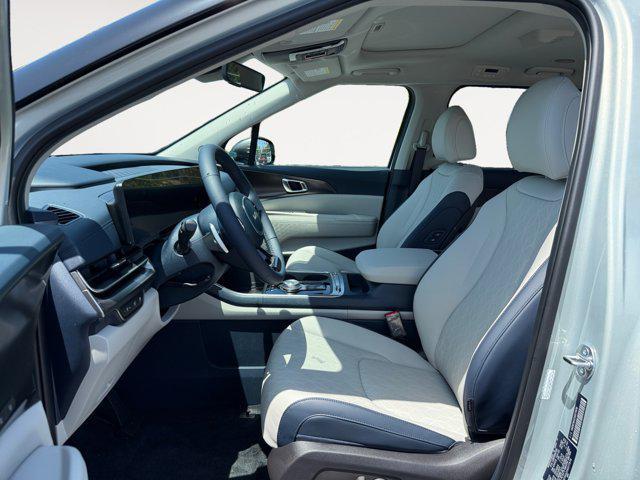 new 2025 Kia Carnival Hybrid car, priced at $48,498