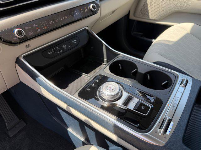 new 2025 Kia Carnival Hybrid car, priced at $48,498