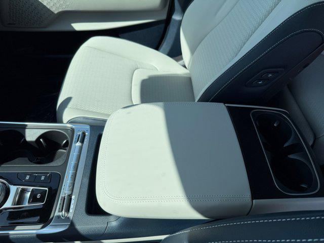 new 2026 Kia Carnival Hybrid car, priced at $55,285
