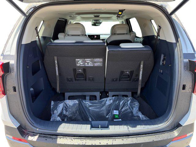 new 2026 Kia Carnival Hybrid car, priced at $55,285