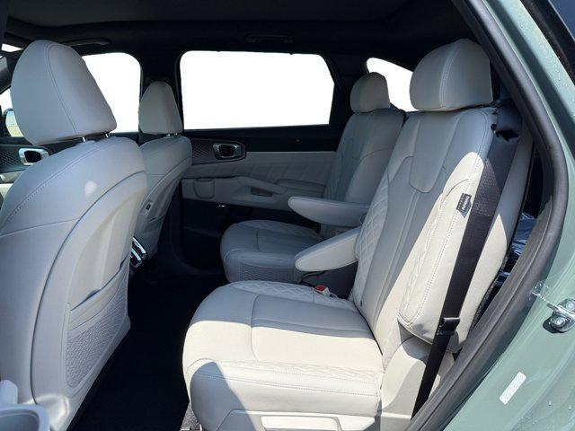 new 2025 Kia Sorento Hybrid car, priced at $46,892