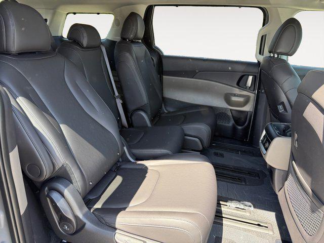 new 2026 Kia Carnival Hybrid car, priced at $50,285