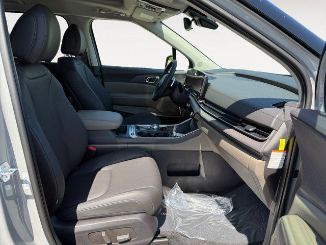 new 2026 Kia Carnival Hybrid car, priced at $50,285