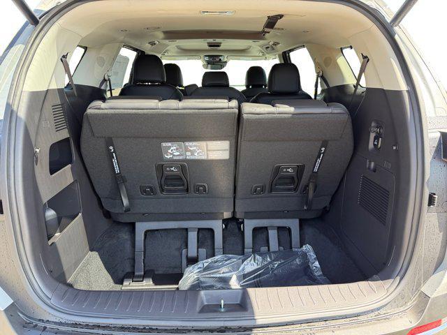 new 2026 Kia Carnival Hybrid car, priced at $50,285