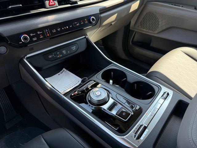 new 2026 Kia Carnival Hybrid car, priced at $50,285