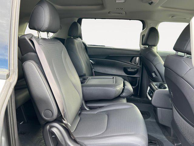 new 2025 Kia Carnival car, priced at $51,740