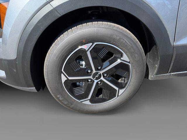 new 2025 Kia Niro car, priced at $30,028