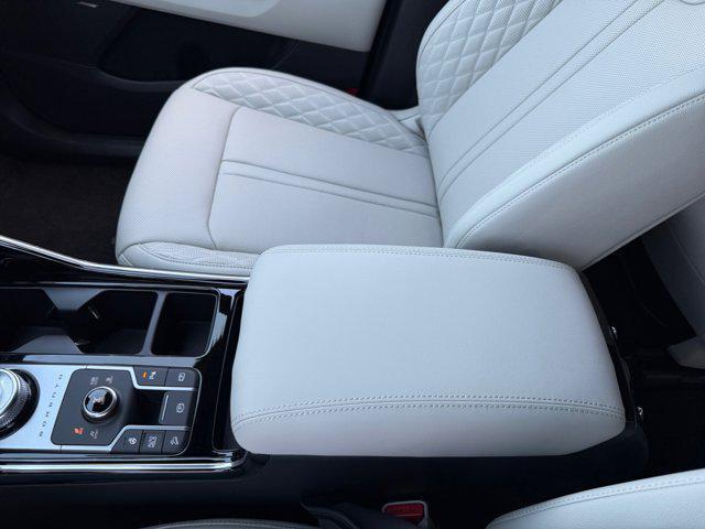 new 2025 Kia Sorento Hybrid car, priced at $46,892