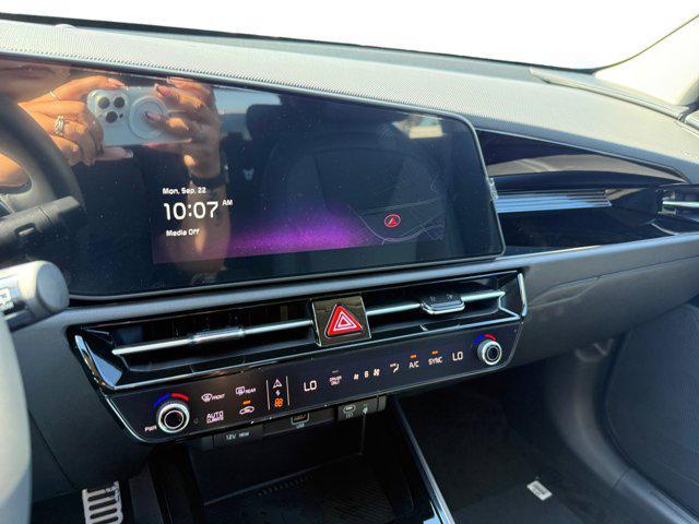 new 2025 Kia Niro car, priced at $32,190