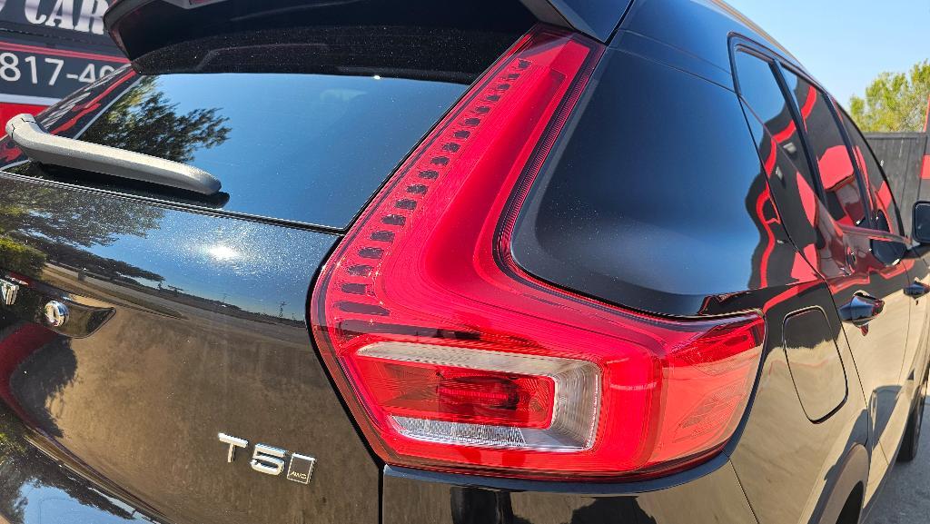 used 2019 Volvo XC40 car, priced at $18,450