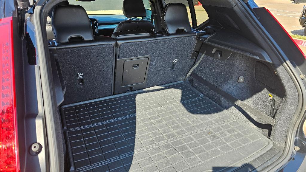 used 2019 Volvo XC40 car, priced at $18,450