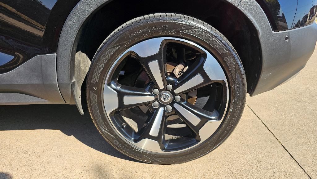 used 2019 Volvo XC40 car, priced at $18,450