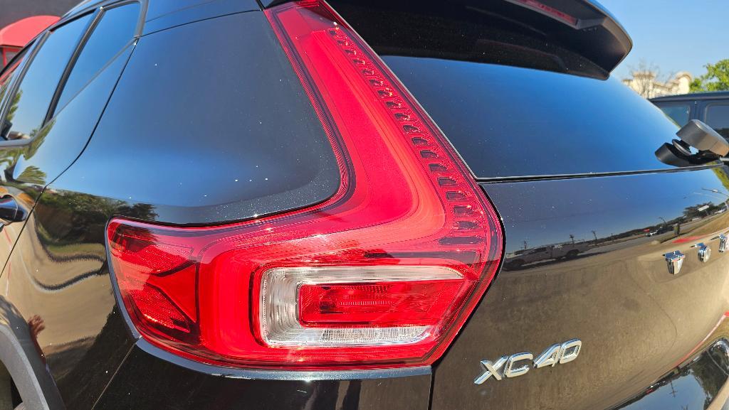 used 2019 Volvo XC40 car, priced at $18,450