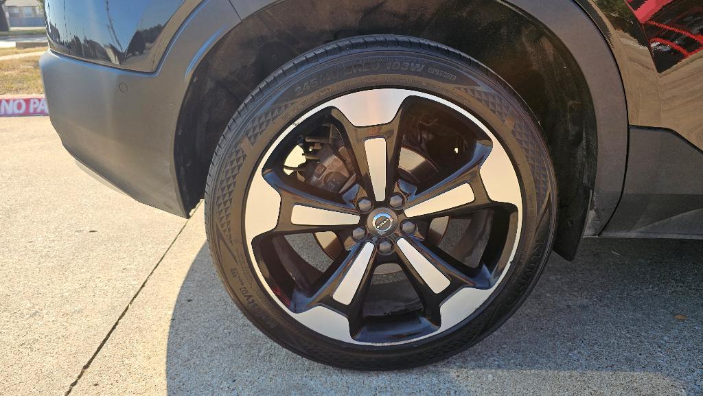 used 2019 Volvo XC40 car, priced at $18,450