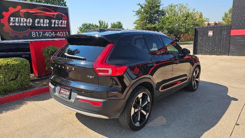 used 2019 Volvo XC40 car, priced at $18,450