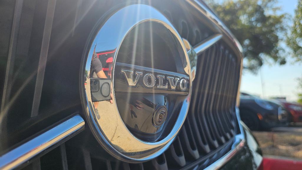 used 2019 Volvo XC40 car, priced at $18,450
