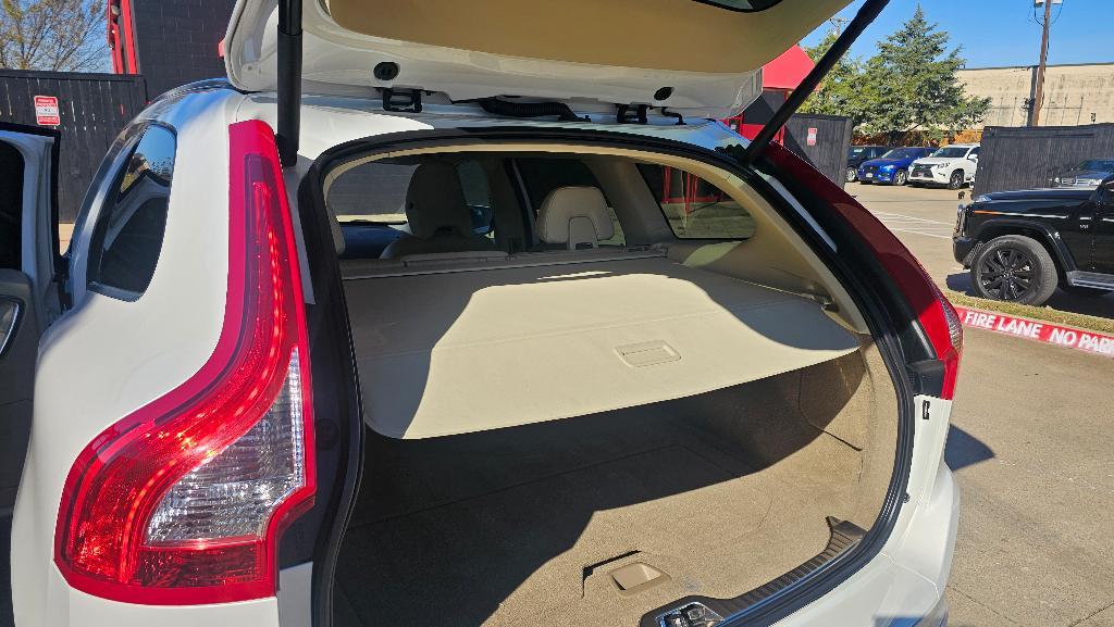 used 2015 Volvo XC60 car, priced at $9,250