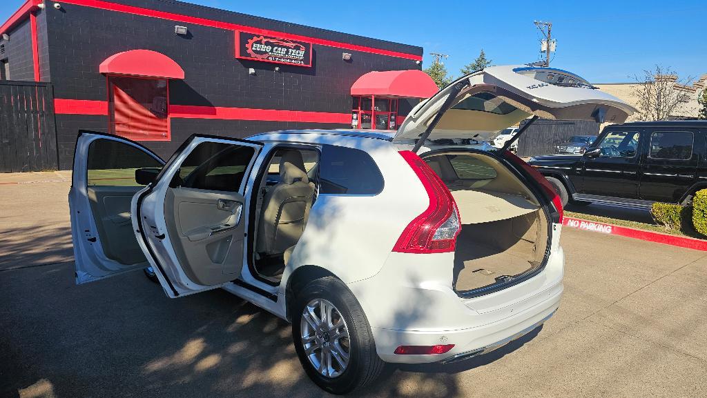 used 2015 Volvo XC60 car, priced at $9,250