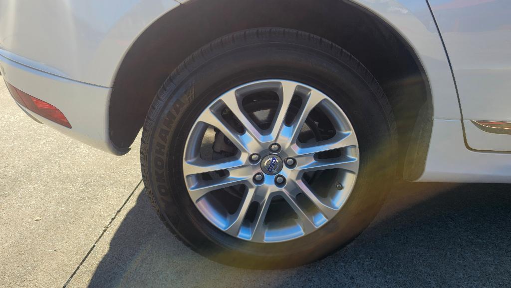 used 2015 Volvo XC60 car, priced at $9,250