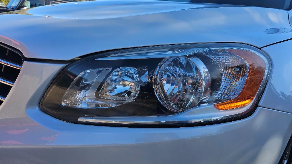 used 2015 Volvo XC60 car, priced at $9,250