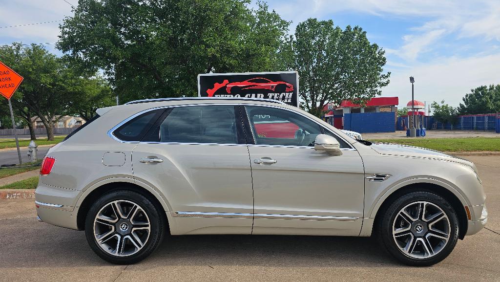 used 2018 Bentley Bentayga car, priced at $74,500