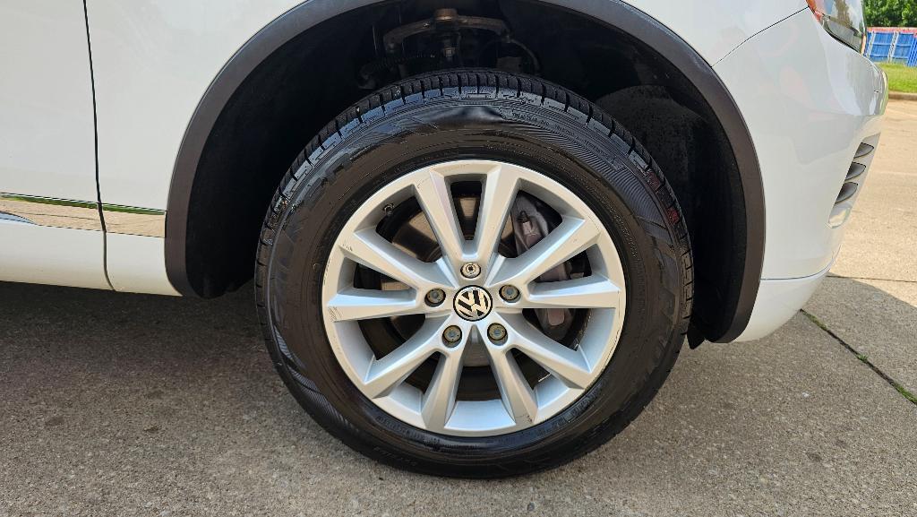 used 2014 Volkswagen Touareg car, priced at $9,450