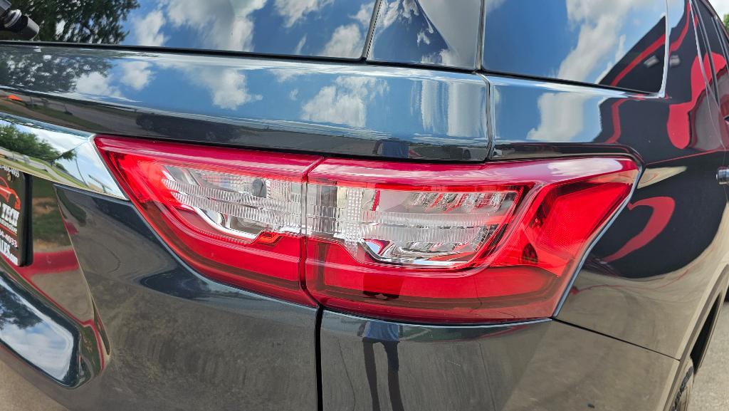 used 2018 Chevrolet Traverse car, priced at $11,850