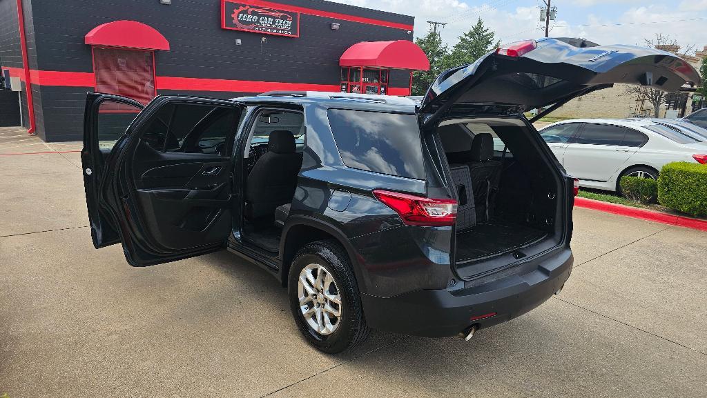 used 2018 Chevrolet Traverse car, priced at $11,850