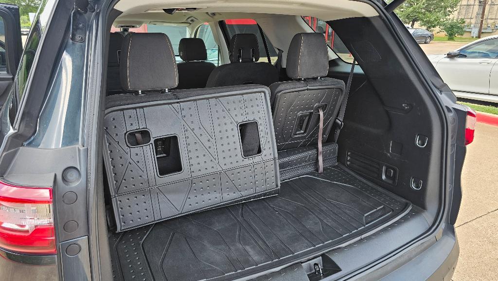 used 2018 Chevrolet Traverse car, priced at $11,850