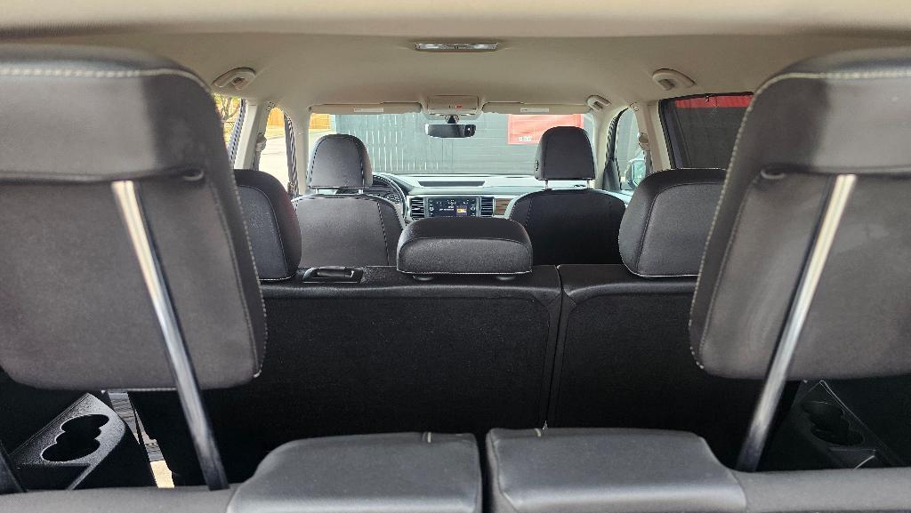 used 2021 Volkswagen Atlas car, priced at $15,750