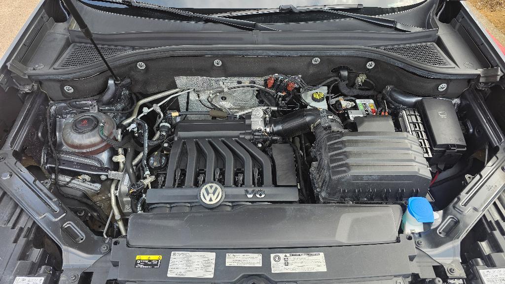 used 2021 Volkswagen Atlas car, priced at $15,750