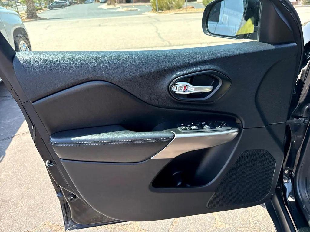 used 2020 Jeep Cherokee car, priced at $16,995