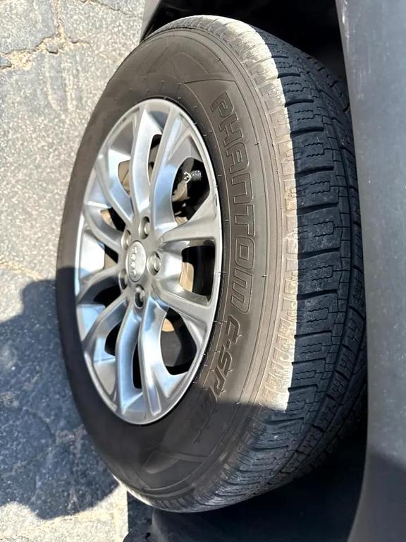 used 2020 Jeep Cherokee car, priced at $16,995