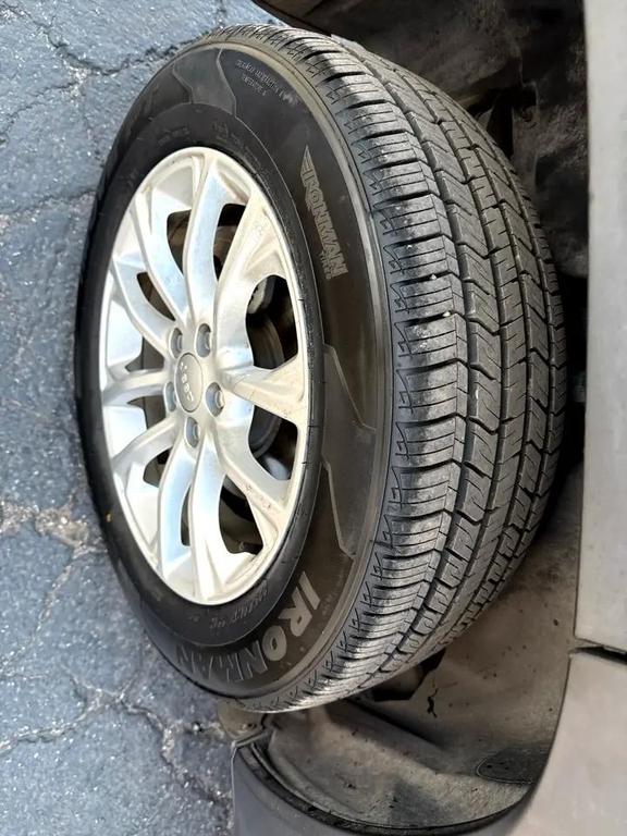 used 2020 Jeep Cherokee car, priced at $16,995