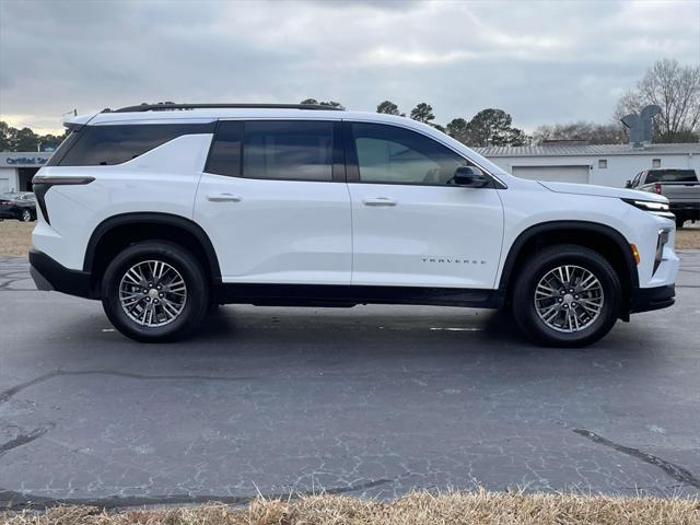 new 2025 Chevrolet Traverse car, priced at $39,895