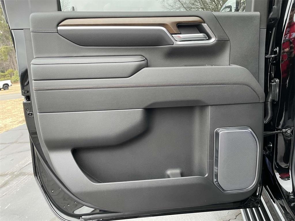 new 2025 Chevrolet Silverado 2500 car, priced at $77,777