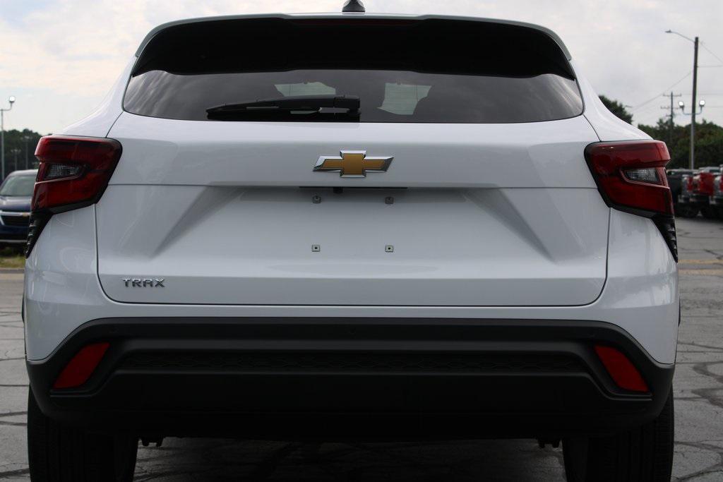 new 2025 Chevrolet Trax car, priced at $20,777