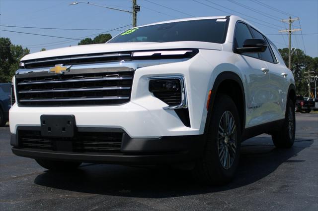 new 2025 Chevrolet Traverse car, priced at $40,418