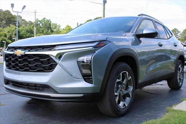 new 2025 Chevrolet Trax car, priced at $22,890