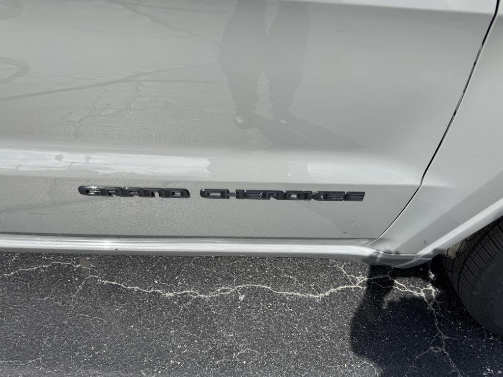 used 2021 Jeep Grand Cherokee car, priced at $18,494